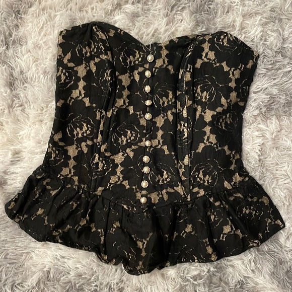 Monteau Tops - ✨Lace Bustier✨